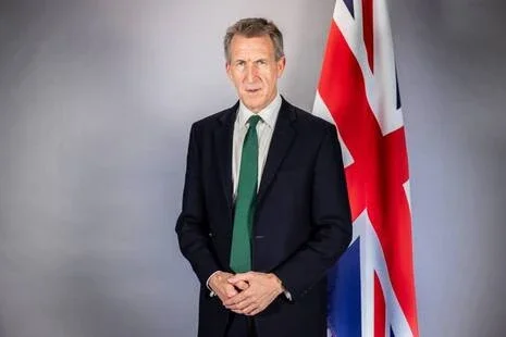 Tras la renuncia de Healey, Dan Jarvis pasó a ocupar la posición de ministro de Defensa británico