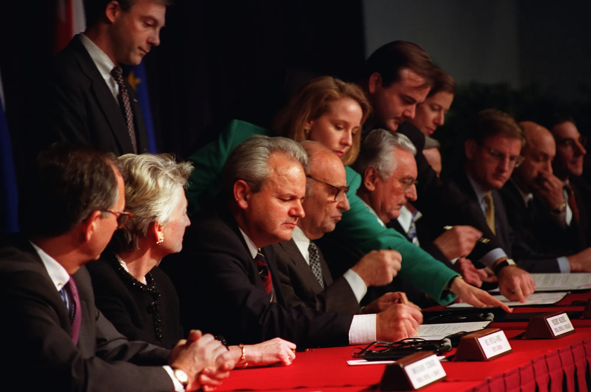Firma de los Acuerdos de Dayton, que pusieron fin a la guerra en los Balcanes en 1995