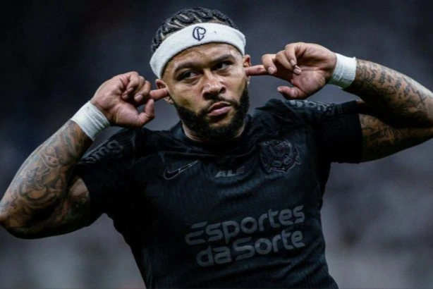 Ahora sí: Memphis Depay renovó con Corinthians, cambió de postura y seguirá hasta 2028