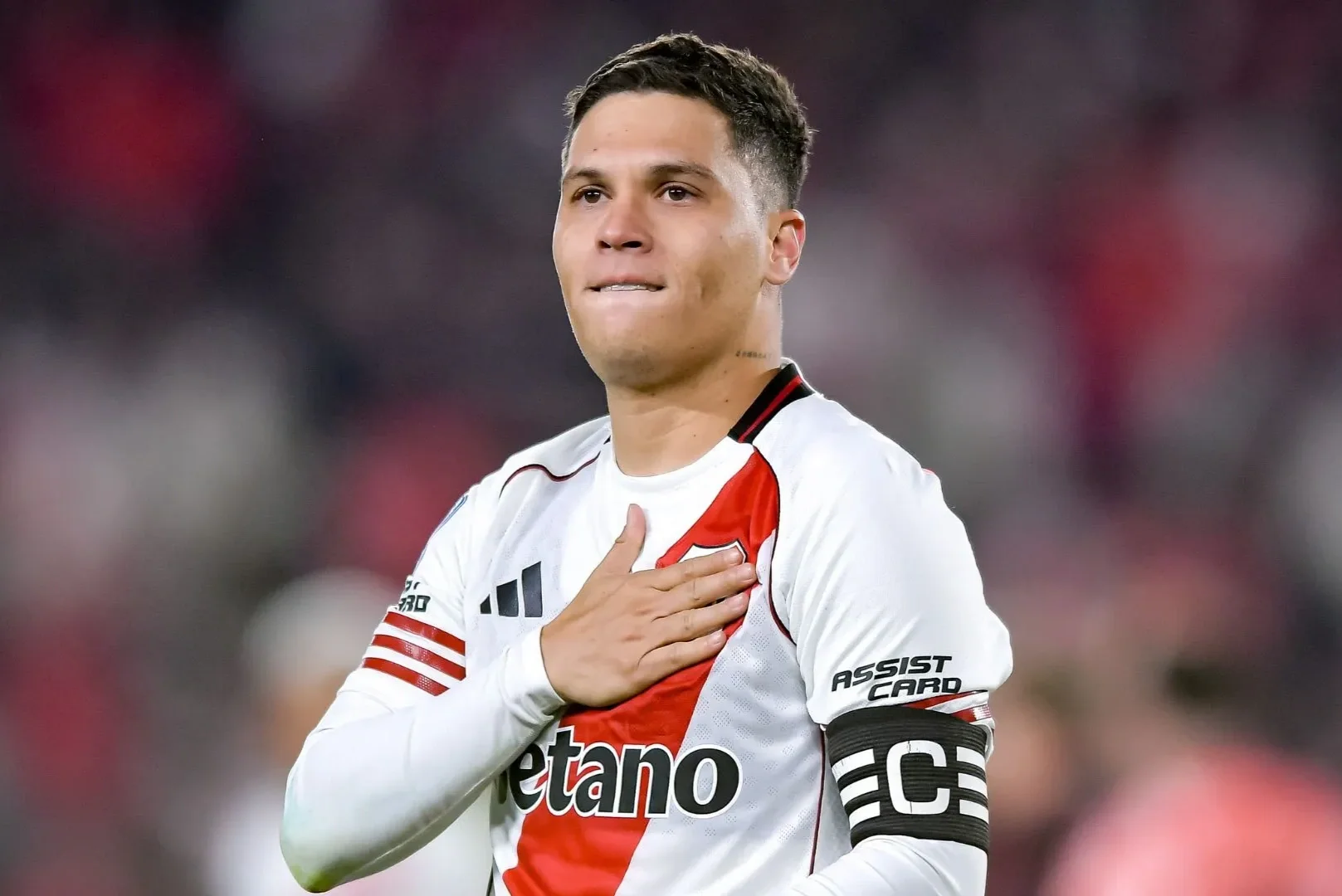 Con su futuro en River aún incierto, Juanfer Quintero mandó un contundente mensaje: 'Vamos a seguir dando pelea'