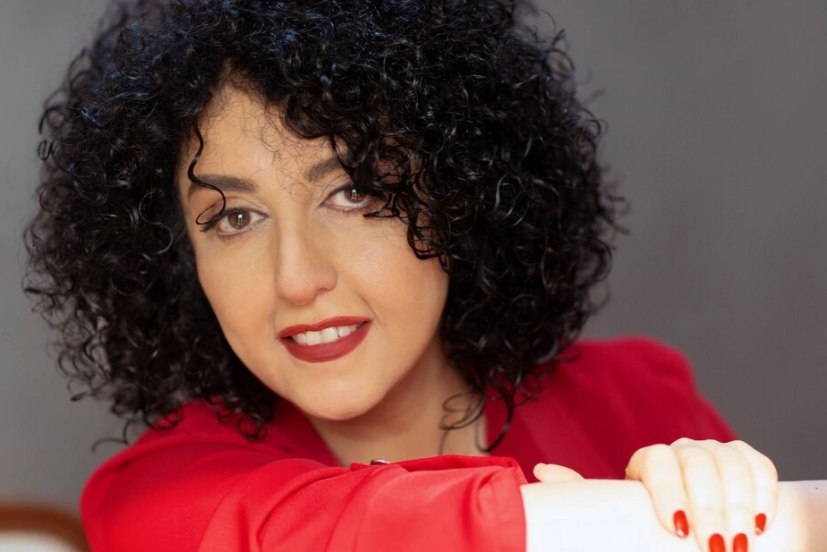 Irán dejó en estado crítico a la Nobel de la Paz Nobel de la Paz Narges Mohammadi tras cinco meses detenida