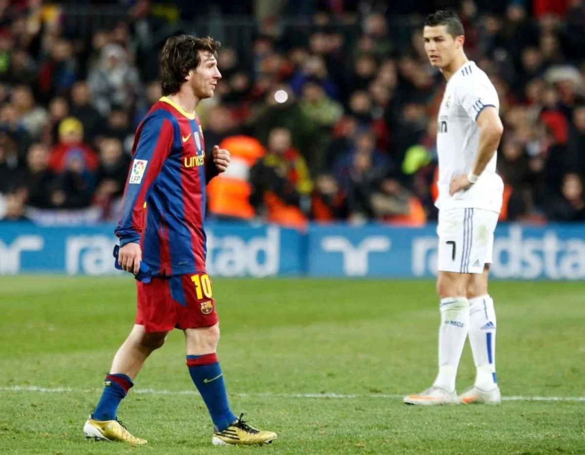 Mou highlighted the classics between CR7's Real Madrid and Messi's Barcelona during his first cycle