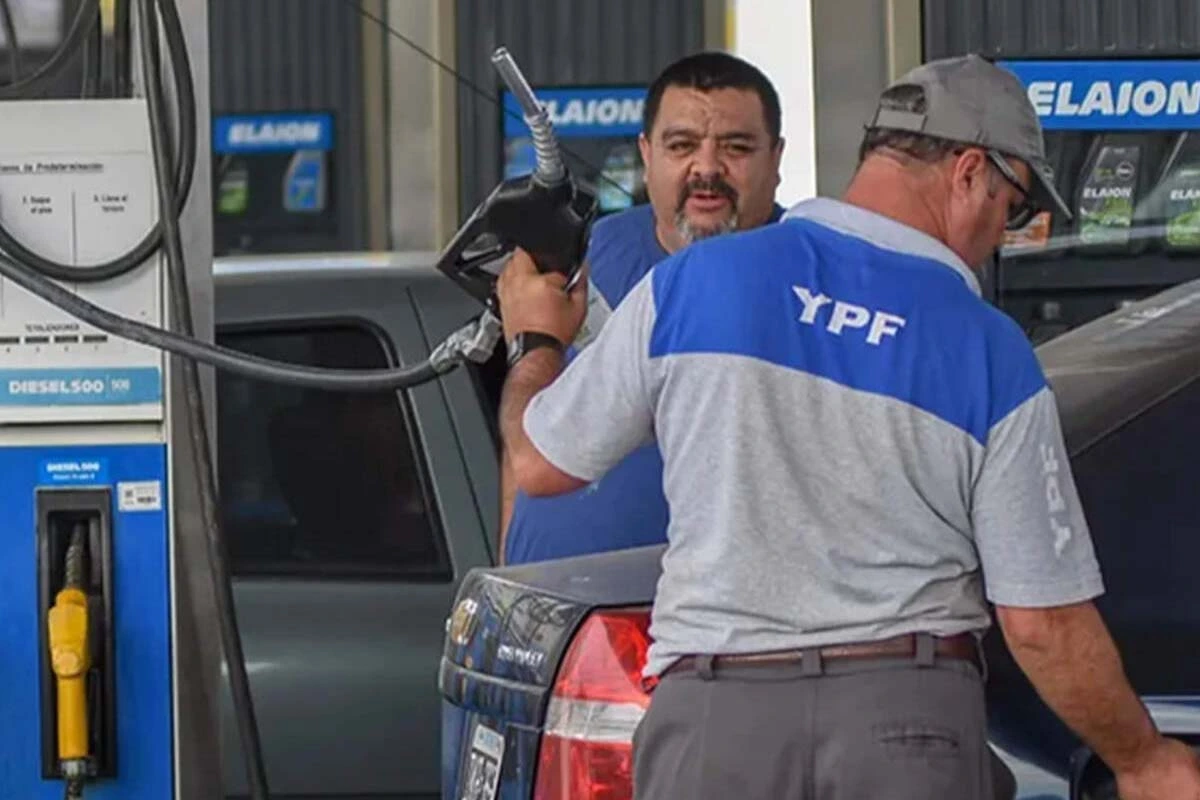 Las promociones en combustibles de agosto 2026 permiten acceder a descuentos