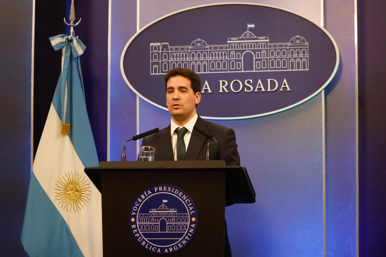 EN VIVO: Adrián Ravier brinda una conferencia de prensa desde Casa Rosada