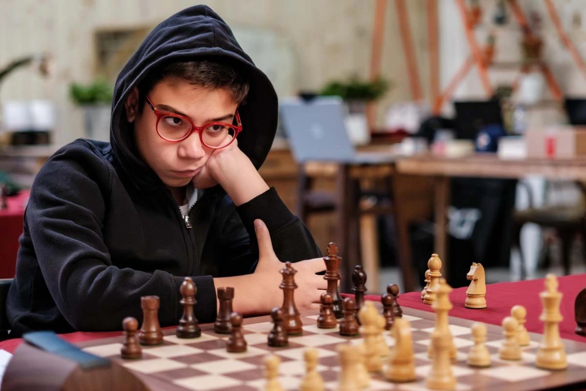 Faustino Oro derrotó a Magnus Carlsen en una de las partidas del match disputado en Chess.com