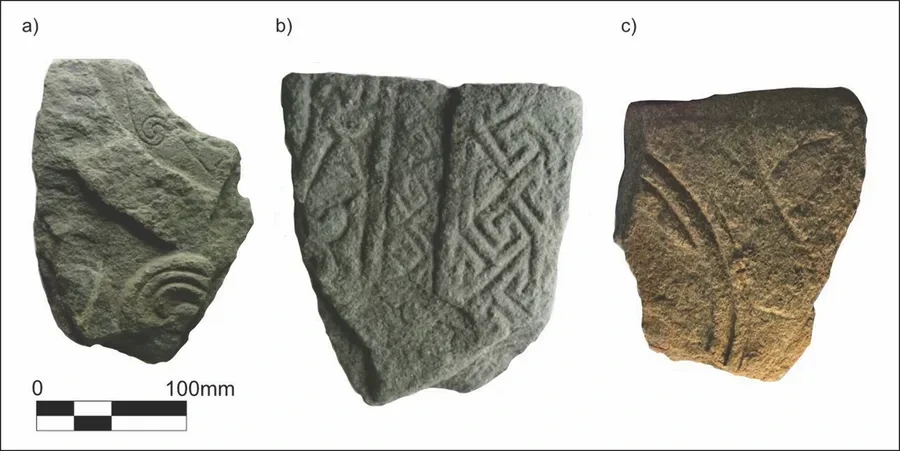 Fragmentos de esculturas procedentes del monasterio de Lios Mòr, en la isla de Lismore, Escocia