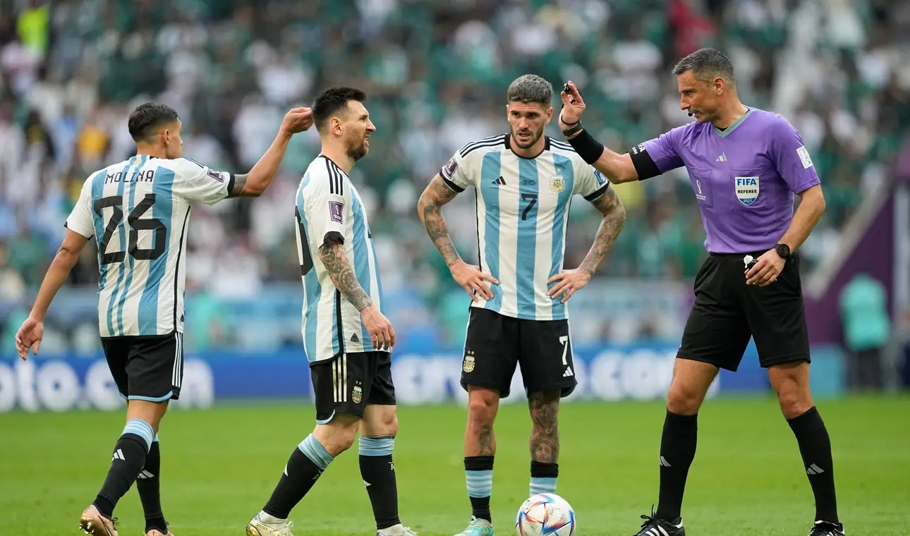 Vinčić arbitró en la derrota de Argentina con Arabia Saudita en 2022