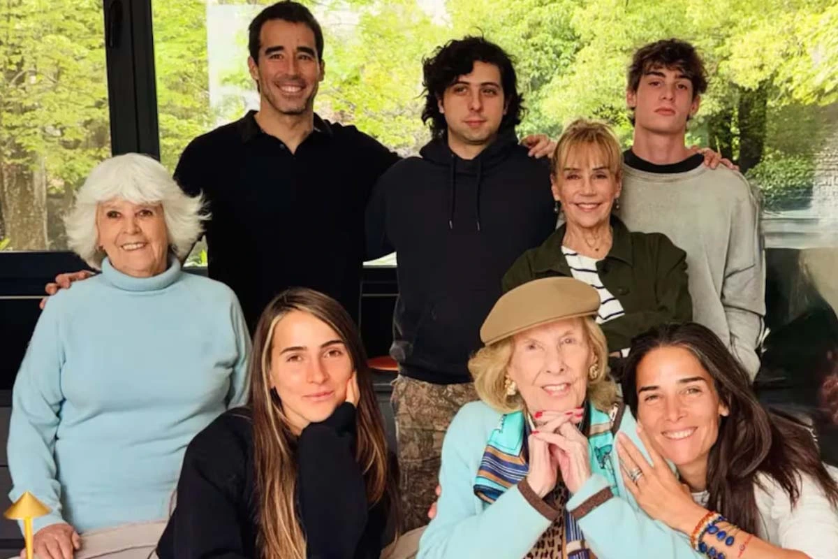 Juana Viale habló de Mirtha Legrand y desmintió rumores sobre una foto familiar