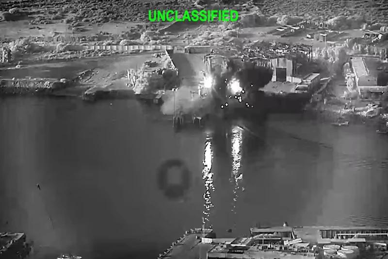 Imágenes del ataque publicadas por el CENTCOM.