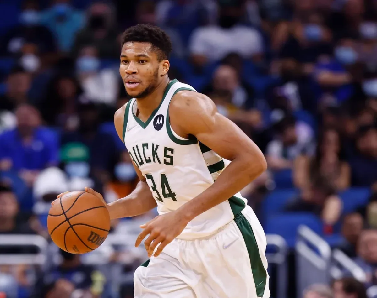 Giannis no venía teniendo buenas temporadas con los Bucks desde su título en 2021