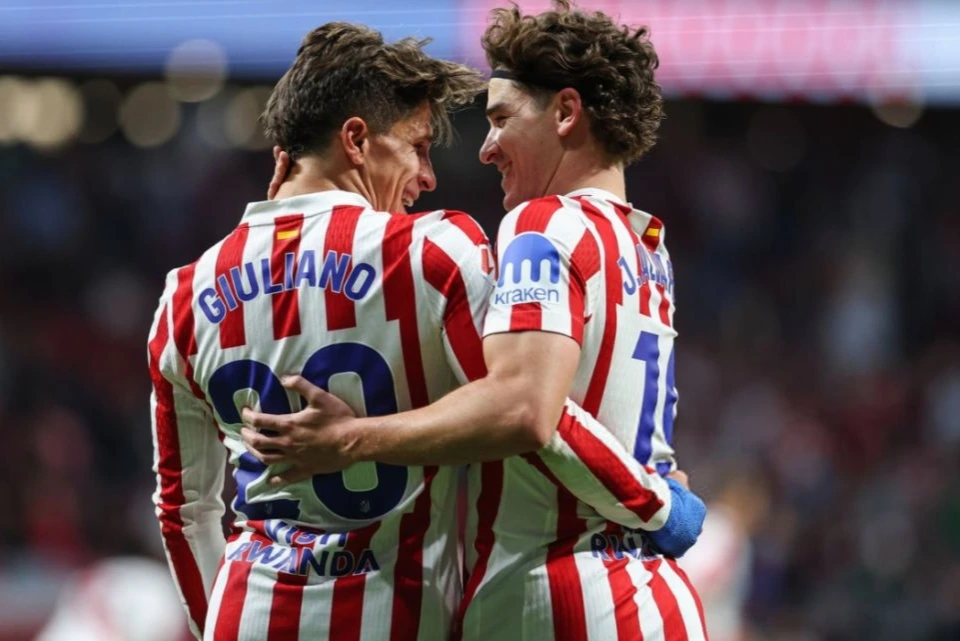 Giuliano Simeone salió a bancar a Julián Álvarez ante el pésimo momento que atraviesa en Atlético de Madrid