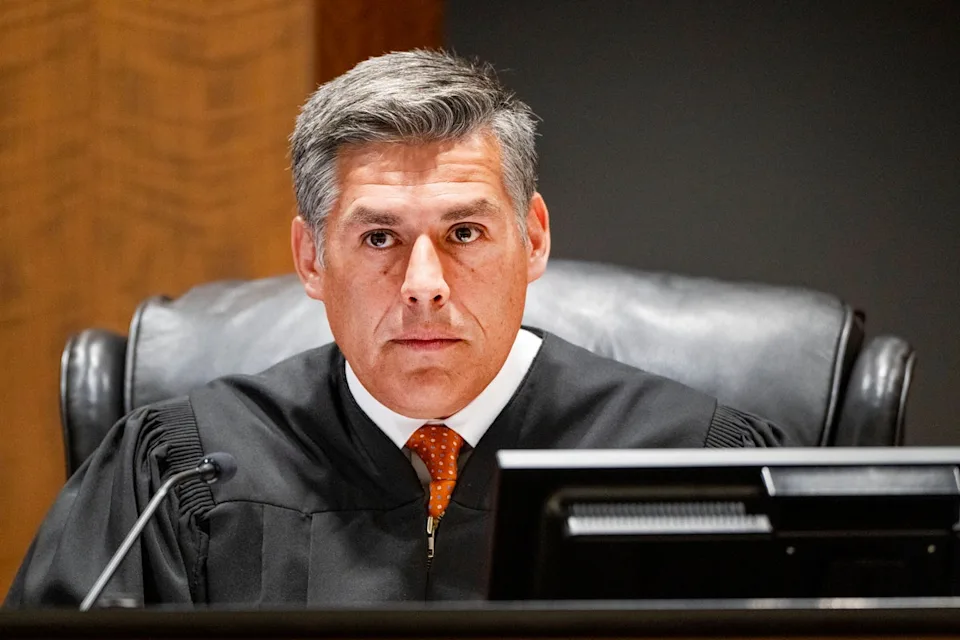 The judge in the case assured that the concerns raised by the defense do not merit a ban on cameras in the compound.