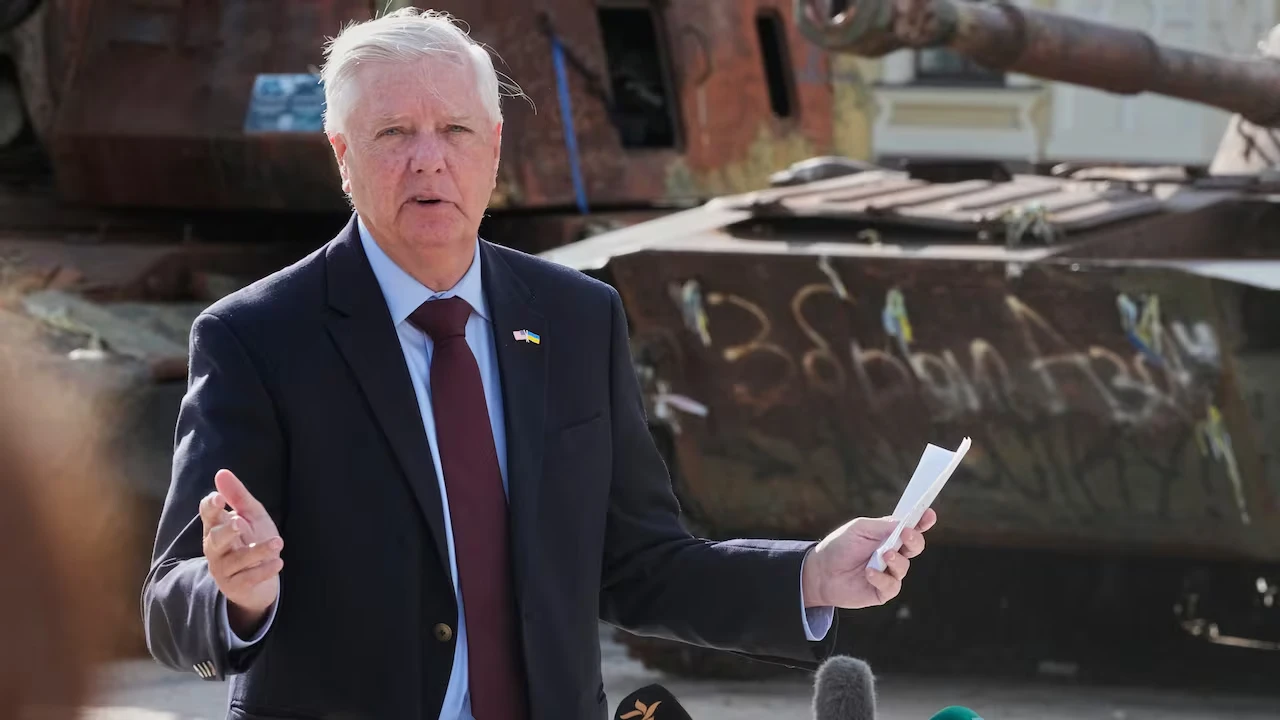 Graham había realizado una visita a Ucrania donde se reunió con el mandatario ucraniano Volodomir Zelenski