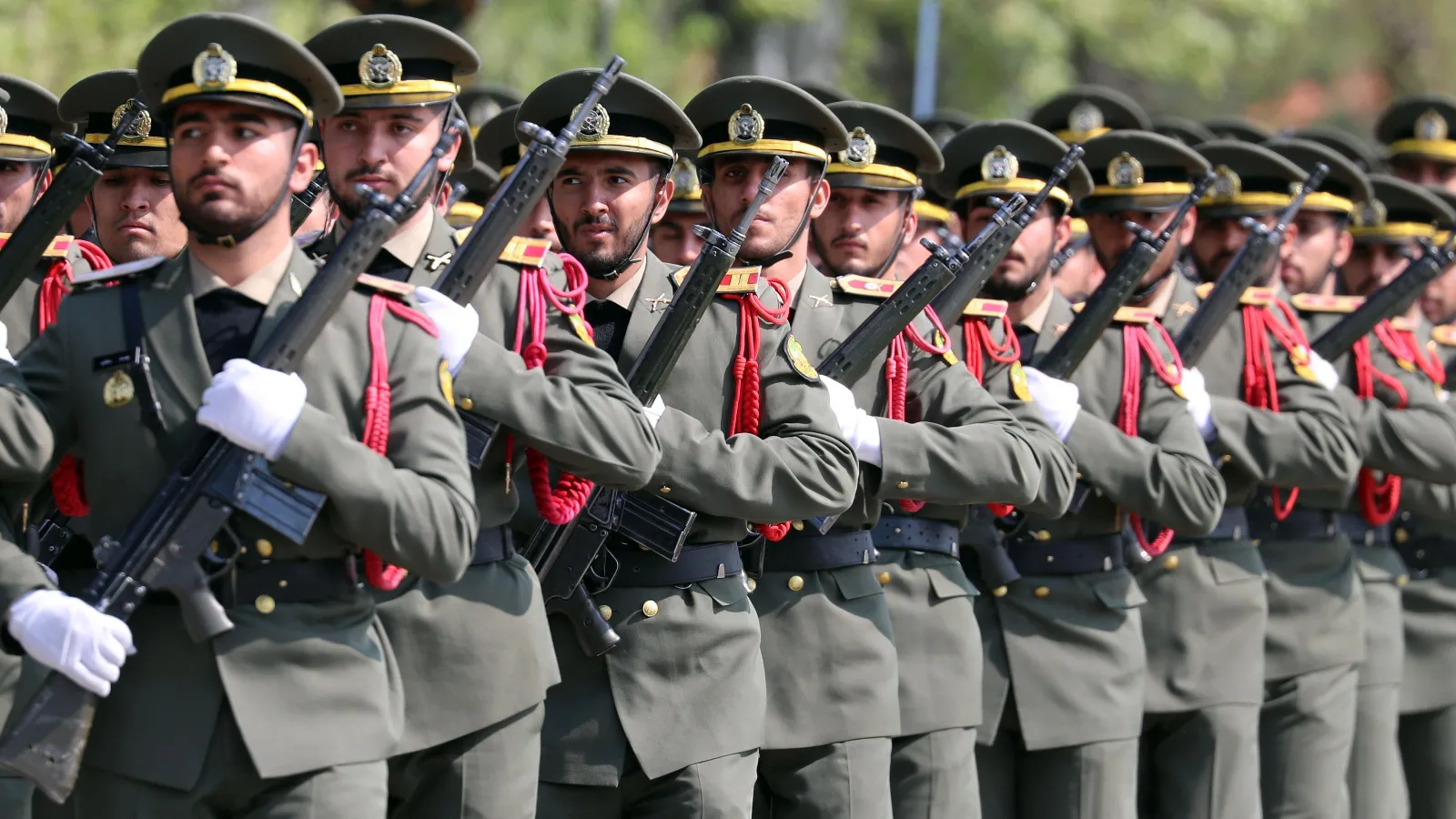 Cientos de millones de dólares provenientes de la industria petrolera han financiado a la maquinaria militar del régimen