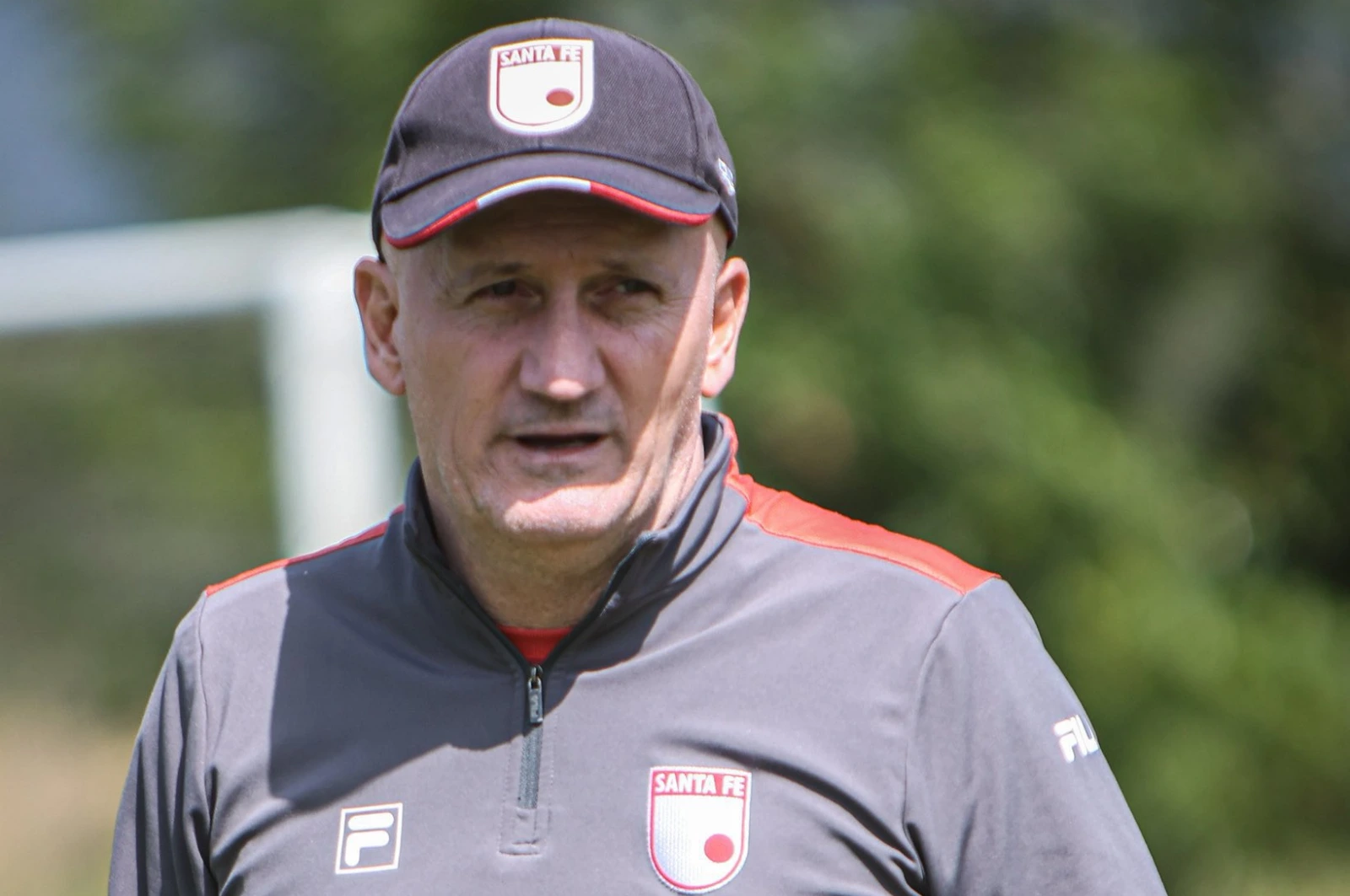 The coach of Independiente Santa Fe is confident in making an impact against River at the Monumental: "We are capable"