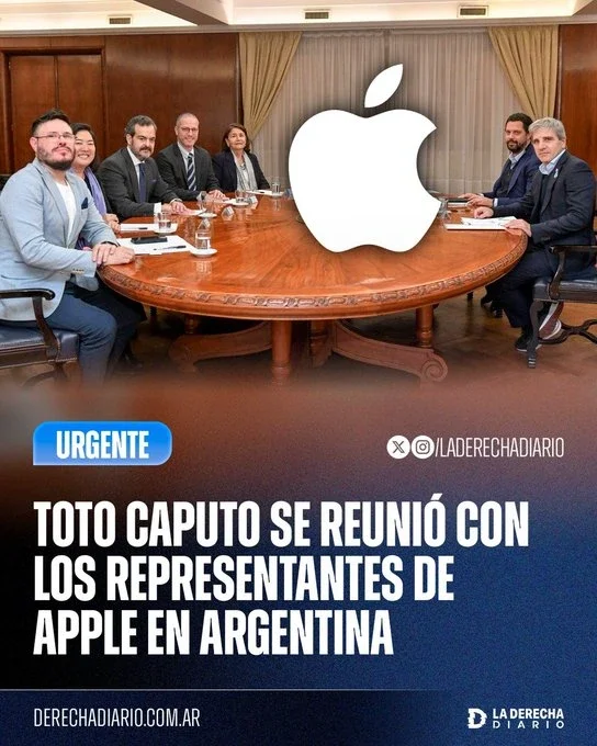 Caputo y los representantes de Apple
