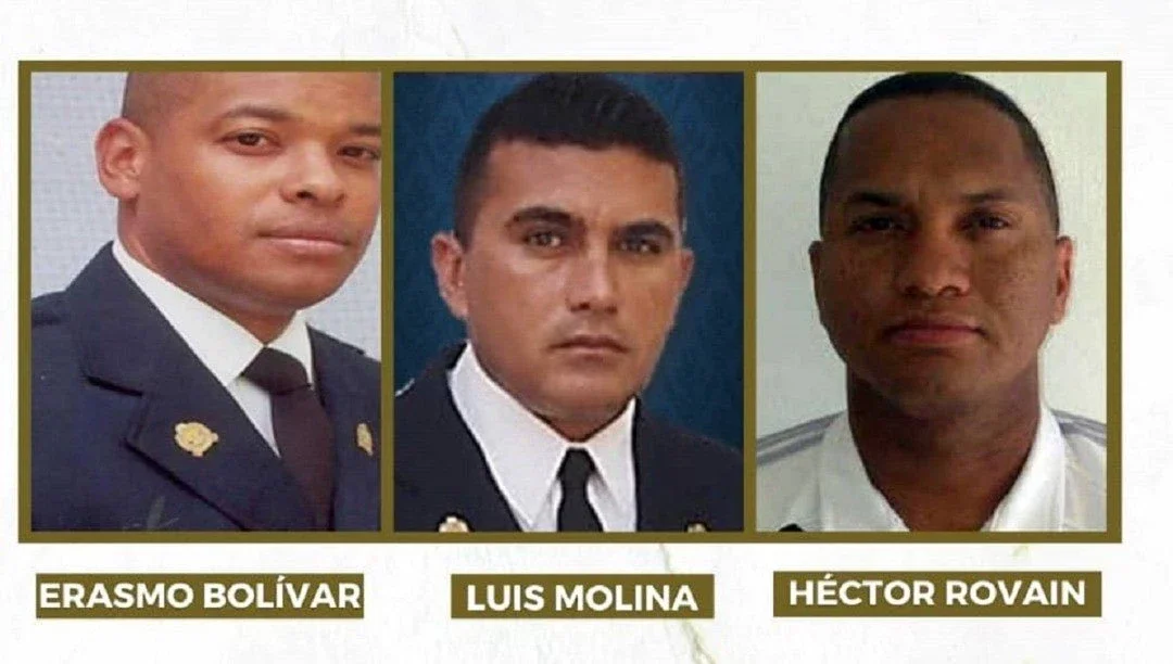 Los presos políticos liberados, cuando aún se encontraban en servicio.