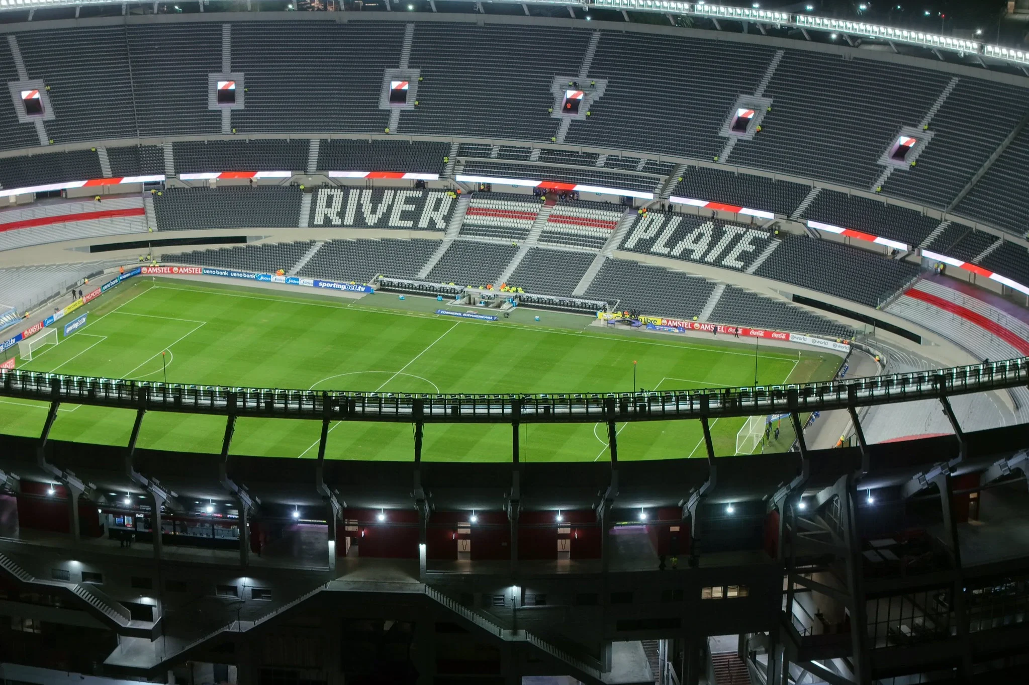 “There's a little thorn left in me”: the pending matter of a player from abroad with River
