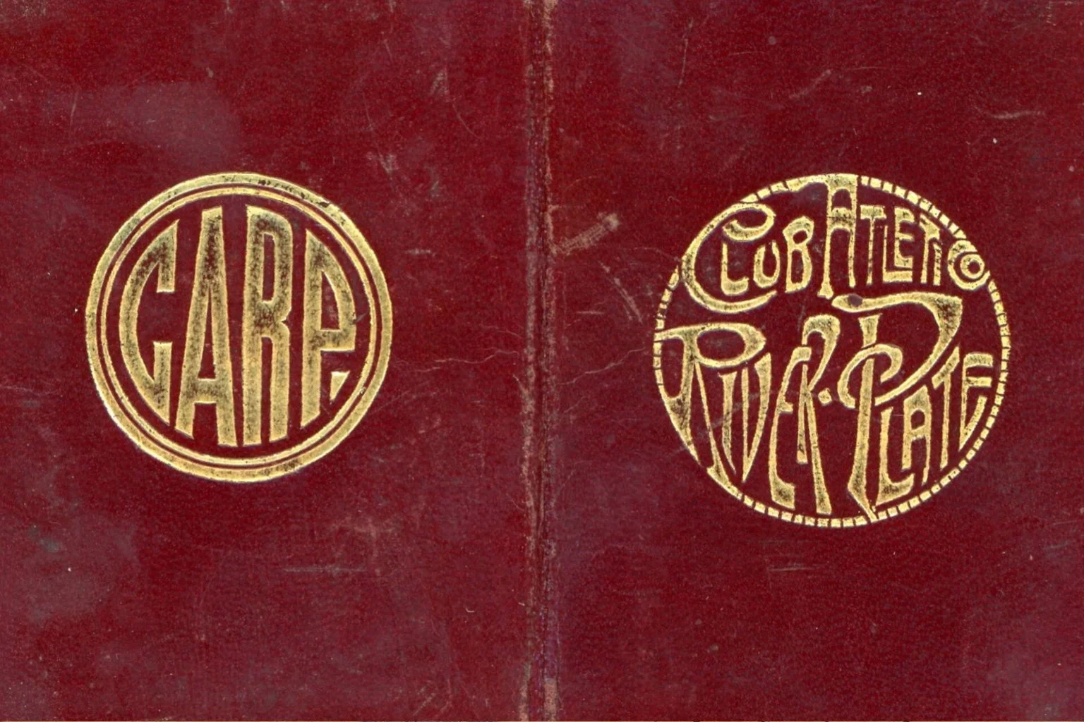 Nueva pieza histórica: River descubrió un escudo inédito de 1914 en el carnet de uno de sus primeros socios