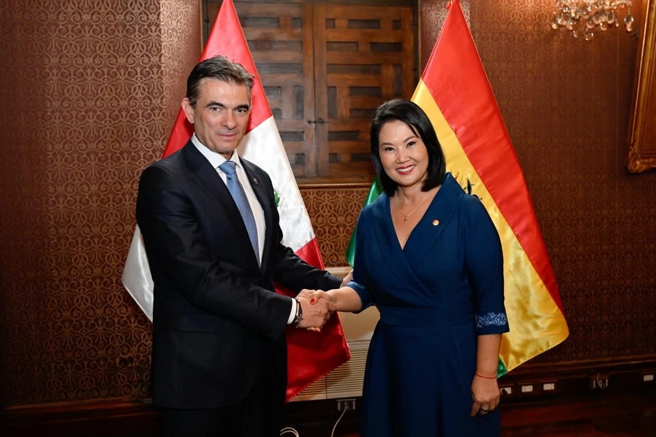 Keiko Fujimori y Rodrigo Paz.