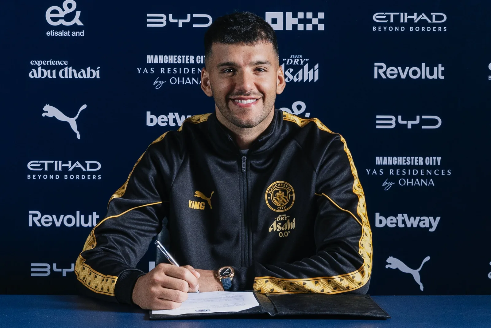 Gerónimo Rulli was introduced as the new signing for Manchester City: "I came to defend the best club in the world"