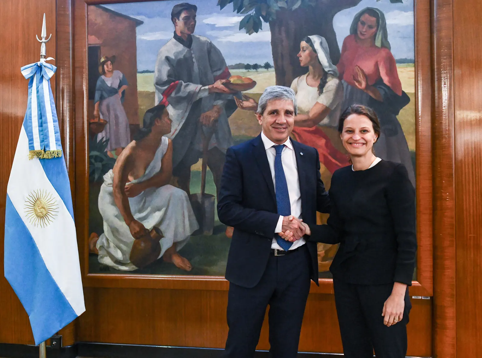 Luis Caputo junto a Susana Cordeiro Guerra.