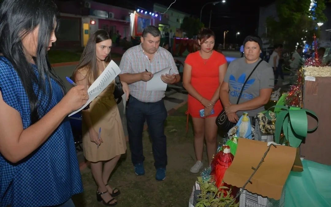 Ibán Jerez junto a la militancia local tucumana.