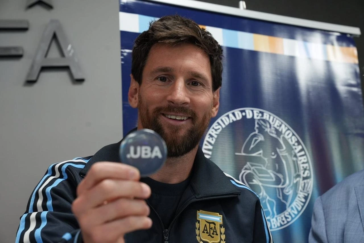 Messi recibió el título honoris causa de la UBA