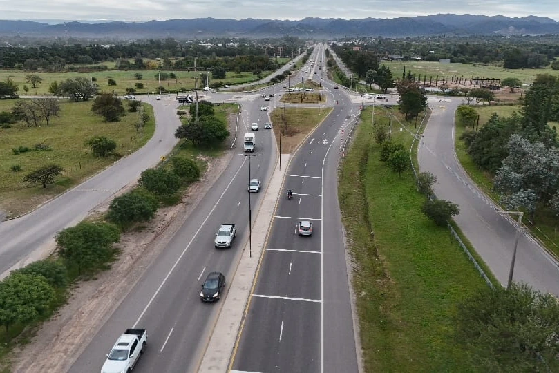 Con radares: Villa Allende controla la velocidad para prevenir accidentes en la avenida Luchesse