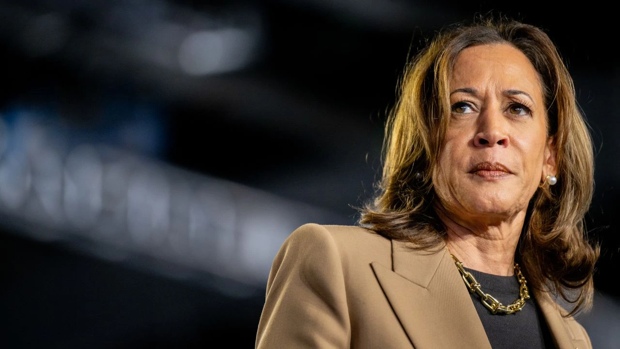 The Democrat assured that many Americans do not have a passport
