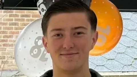 El estudiante británico Henry Nowak fue asesinado el pasado año por un ciudadano indio que lo acusó falsamente de racismo