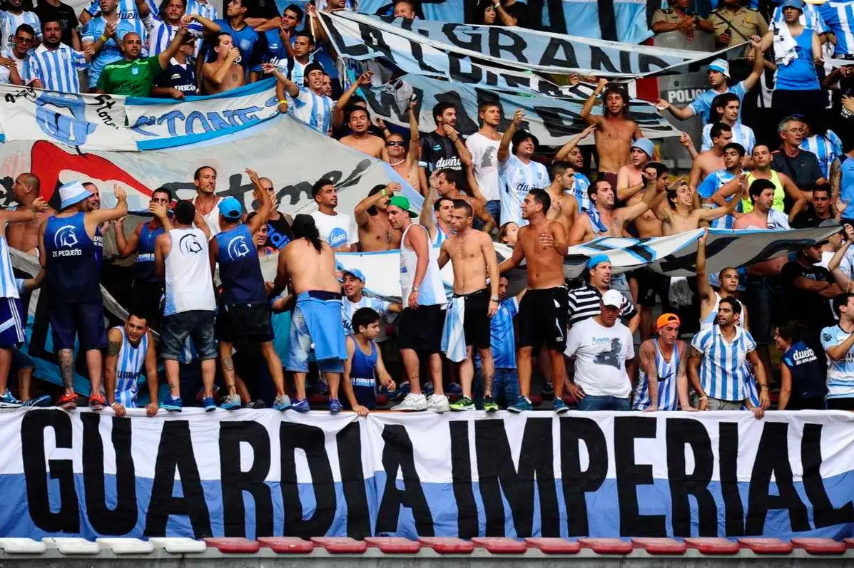 Tensión en Racing: la barra brava habló con los referentes antes del partido con Banfield