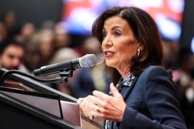 The Democratic government of Kathy Hochul assured that the goal of the legislation was to fund public works associated with the environment