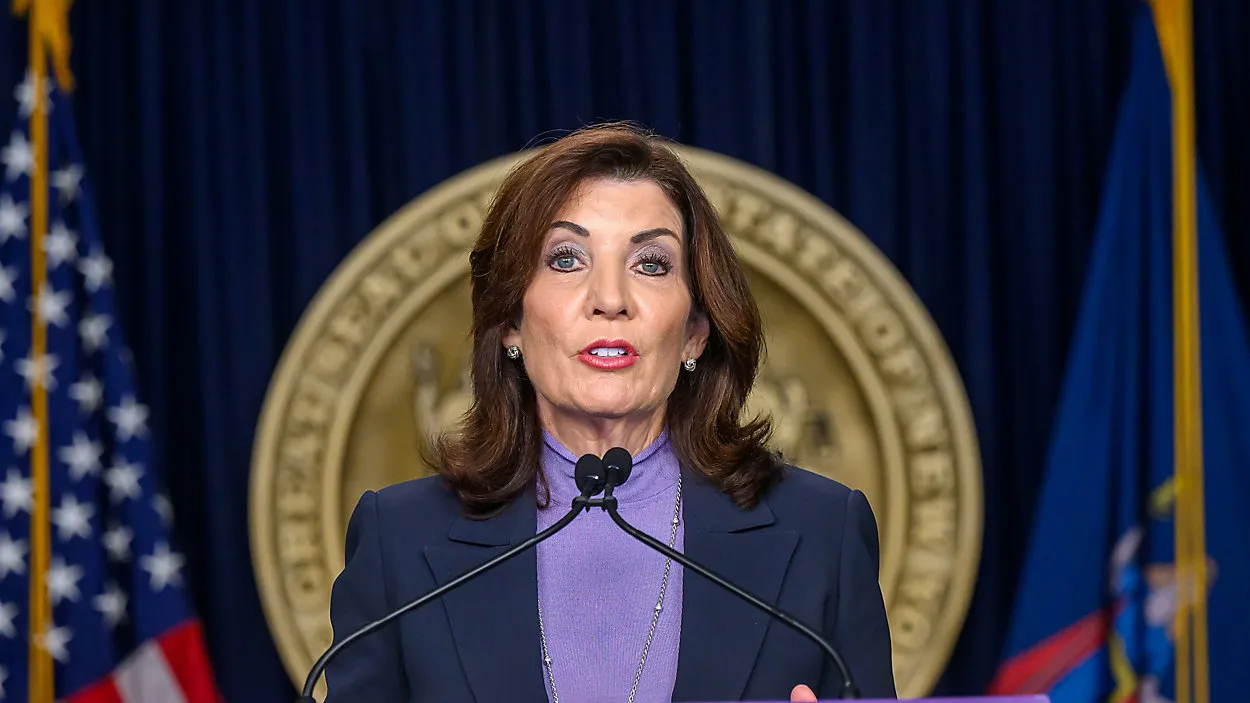 El gobierno estatal de Nueva York también ha propuesto medidas que aumentan la presión tributaria generando terror en el sector privado
