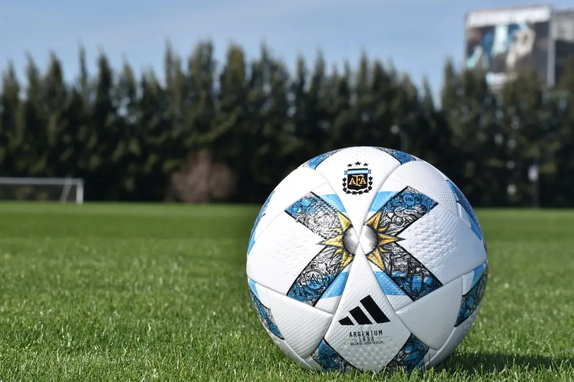 La AFA oficializó las nuevas reglas que regirán en el fútbol argentino luego del Mundial 2026