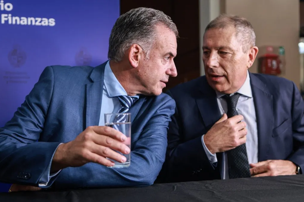 Puppets with ties and union design: Orsi, Oddone and those who really rule