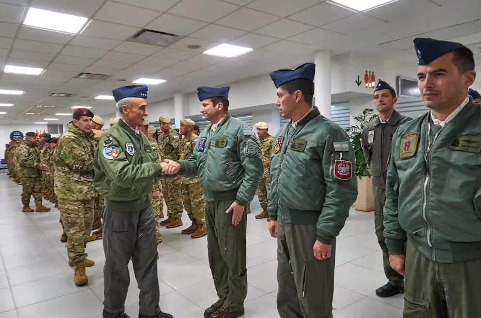 Jefe de la Fuerza Aérea, el brigadier general Gustavo Valverd