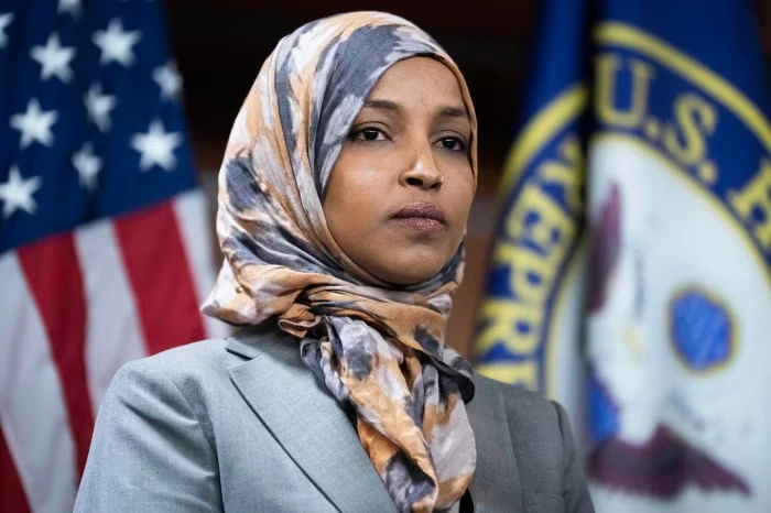 La demócrata musulmana Ilhan Omar fue señalada por sus vínculos con personas relacionadas con las irregularidades financieras en Minnesota
