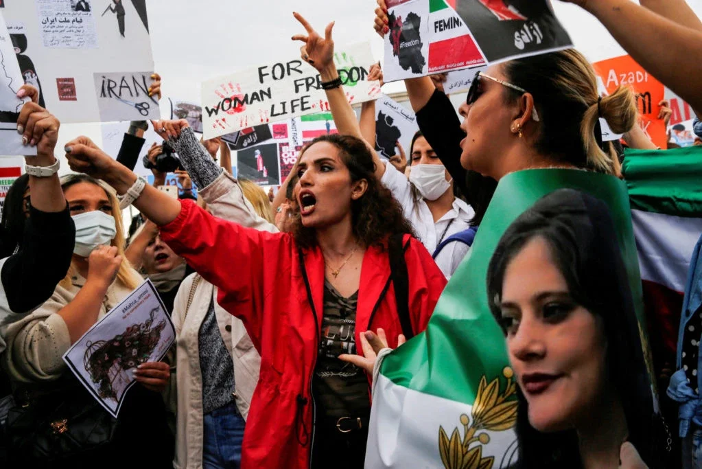 Amid the reports of Pezeshkian's resignation, protests and social unrest against the Jamenei regime continue.