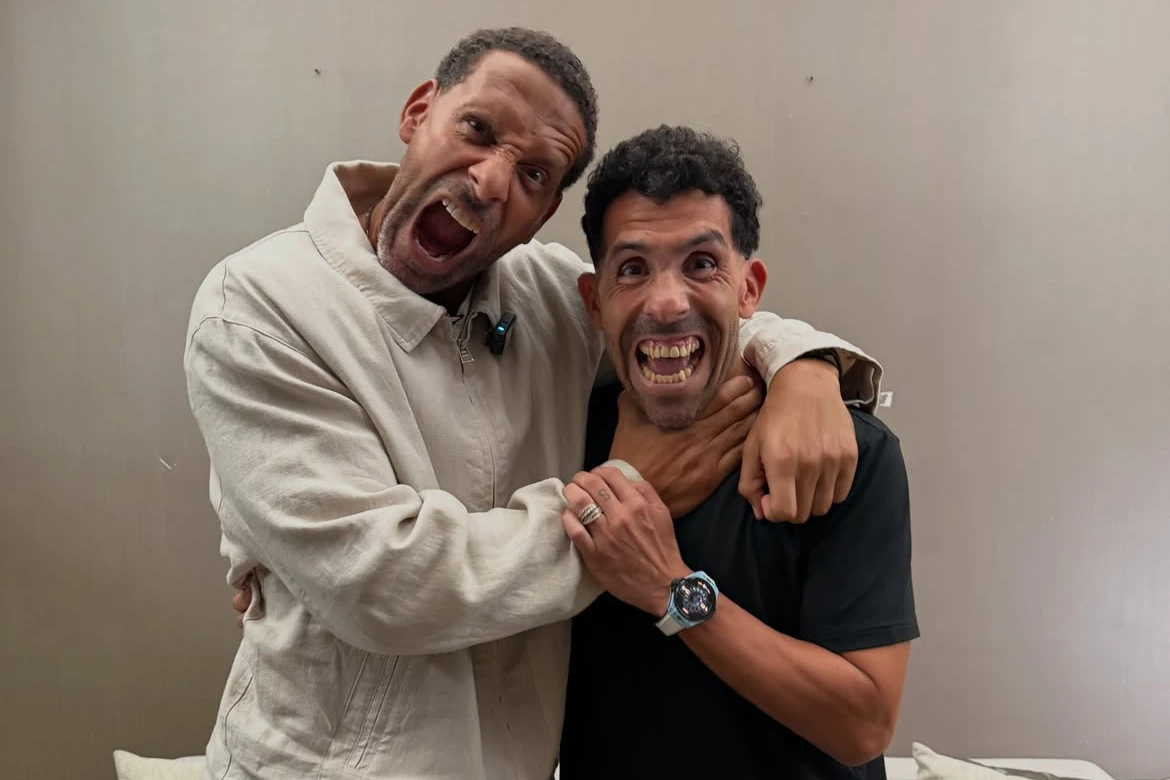 Se viene la despedida de Carlos Tévez y Rio Ferdinand recordó a su ex compañero de forma  particular