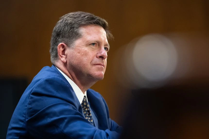 Jay Clayton es el nuevo Director de Inteligencia Nacional de los Estados Unidos tras haber sido confirmado este martes por el Senado