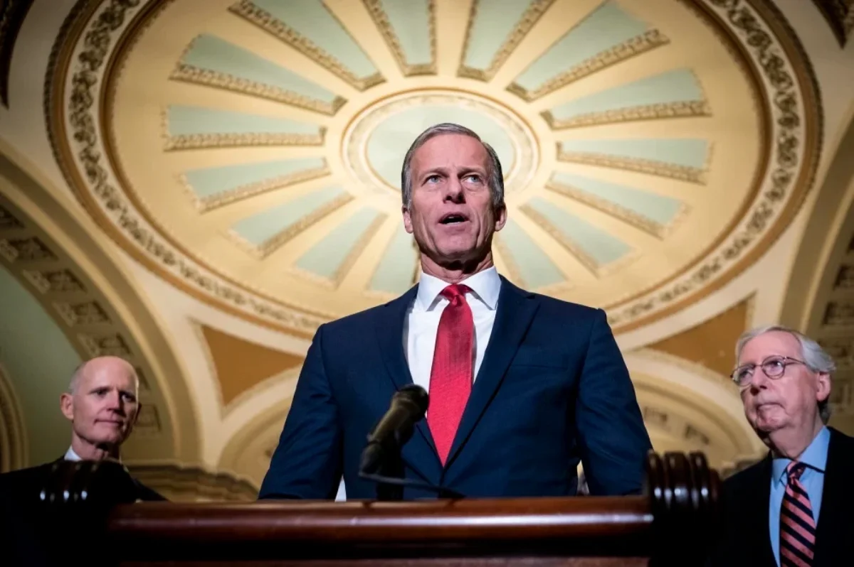 El senador John Thune señaló que conversó con McConnell y aseguró que continúa participando en los asuntos del partido
