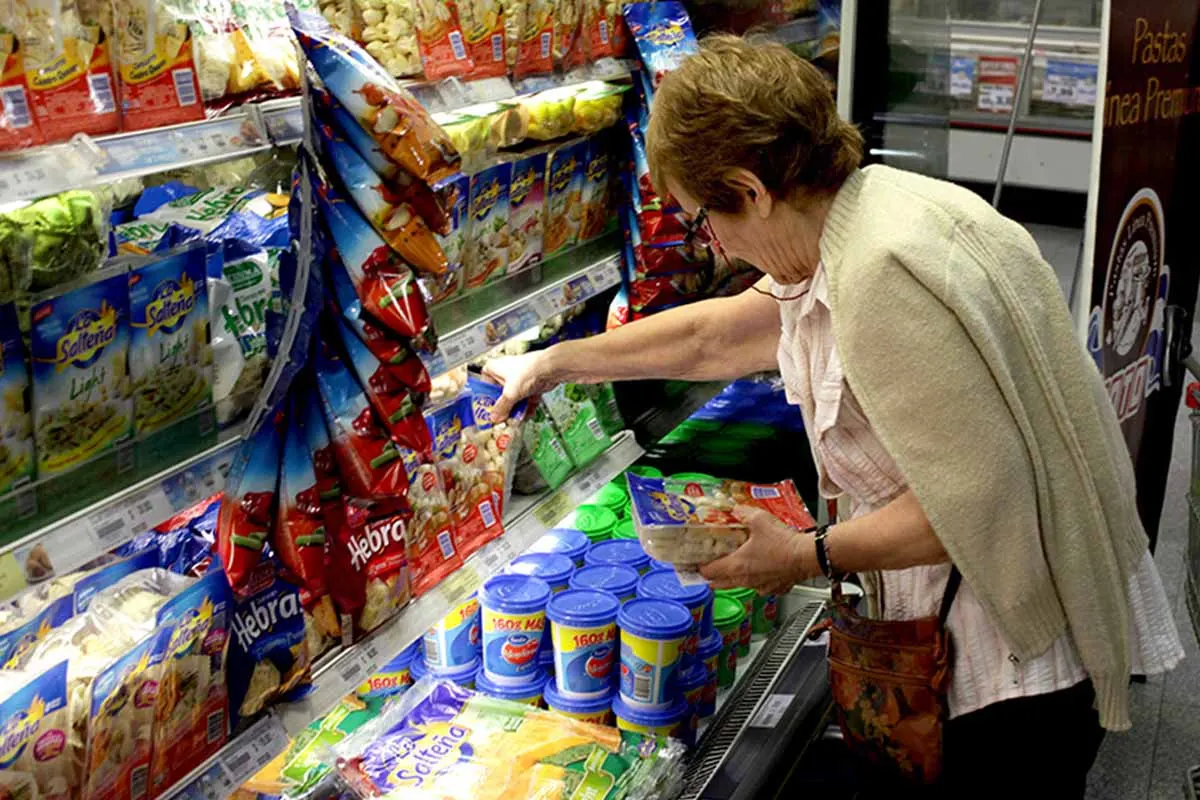 Jubilados y pensionados pueden acceder a descuentos en distintas cadenas de supermercados