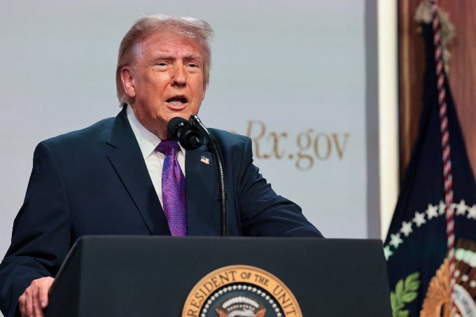 Trump's campaign is financially suffocating the regime