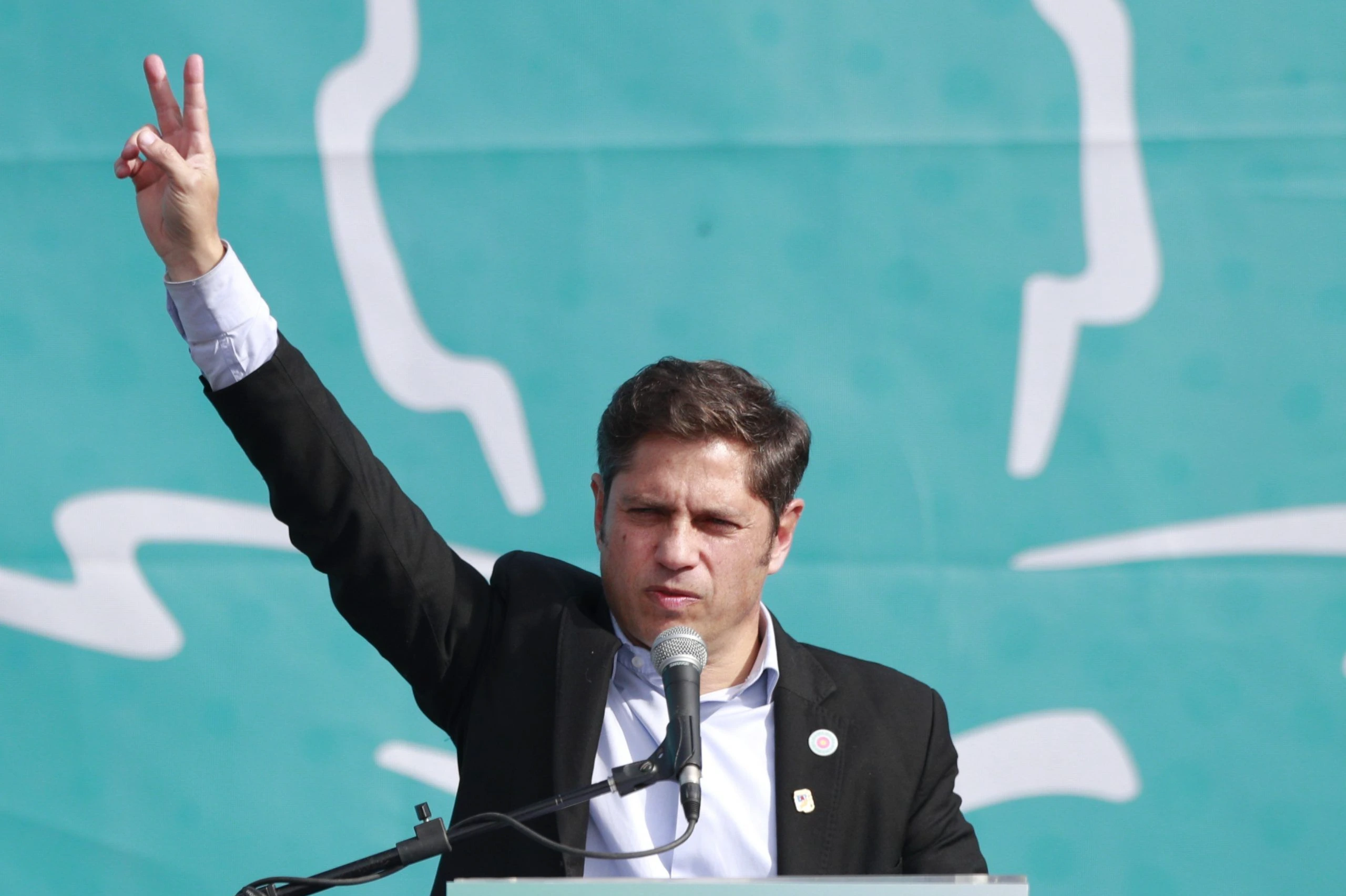 Axel Kicillof se reunió con ex dirigentes del macrismo y avanza en su estrategia de apertura política