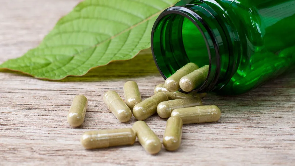 El Kratom es una sustancia que si bien se comercializa de forma legal en la mayor parte del país, puede generar efectos similares a los opioides y dependencia