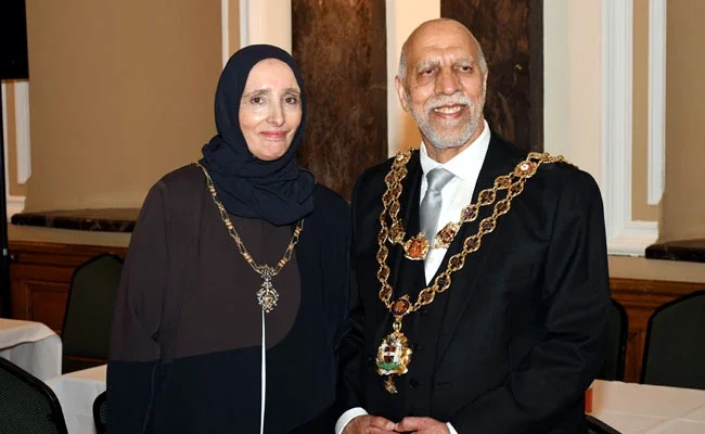 Zaker Choudhry y su esposa.