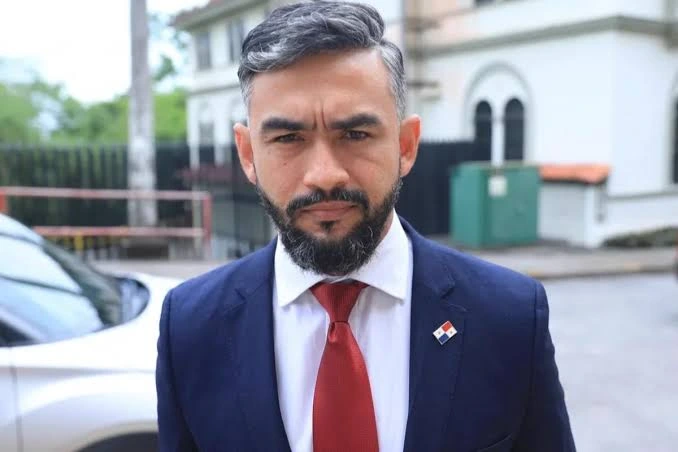 El diputado Luis Duke reforzó la vinculación de Panamá con Taipéi para desarrollar el sector de los semi-conductores