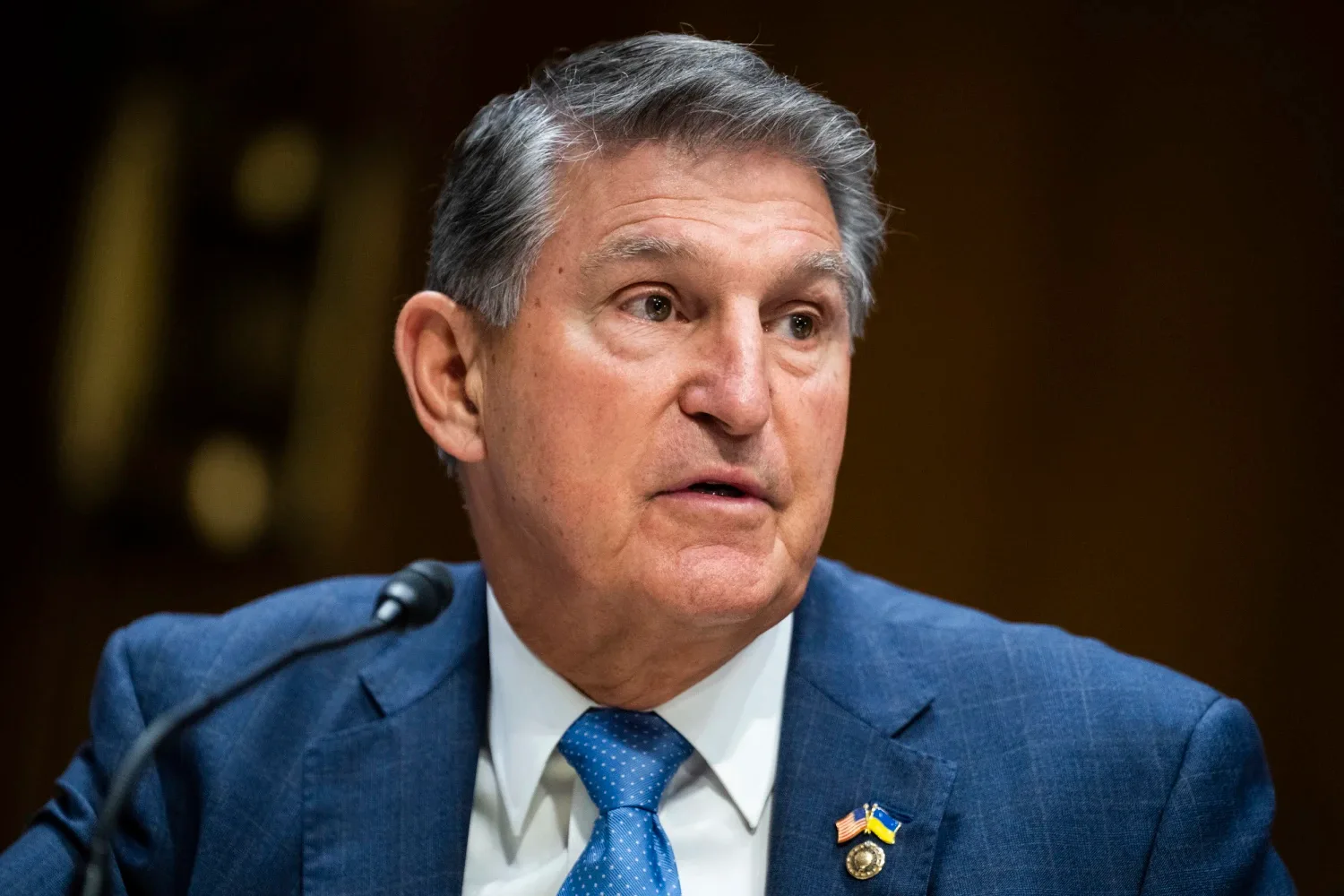 El ex senador demócrata Joe Manchin lanzó durísimas críticas contra el acercamiento al socialismo del Partido Demócrata