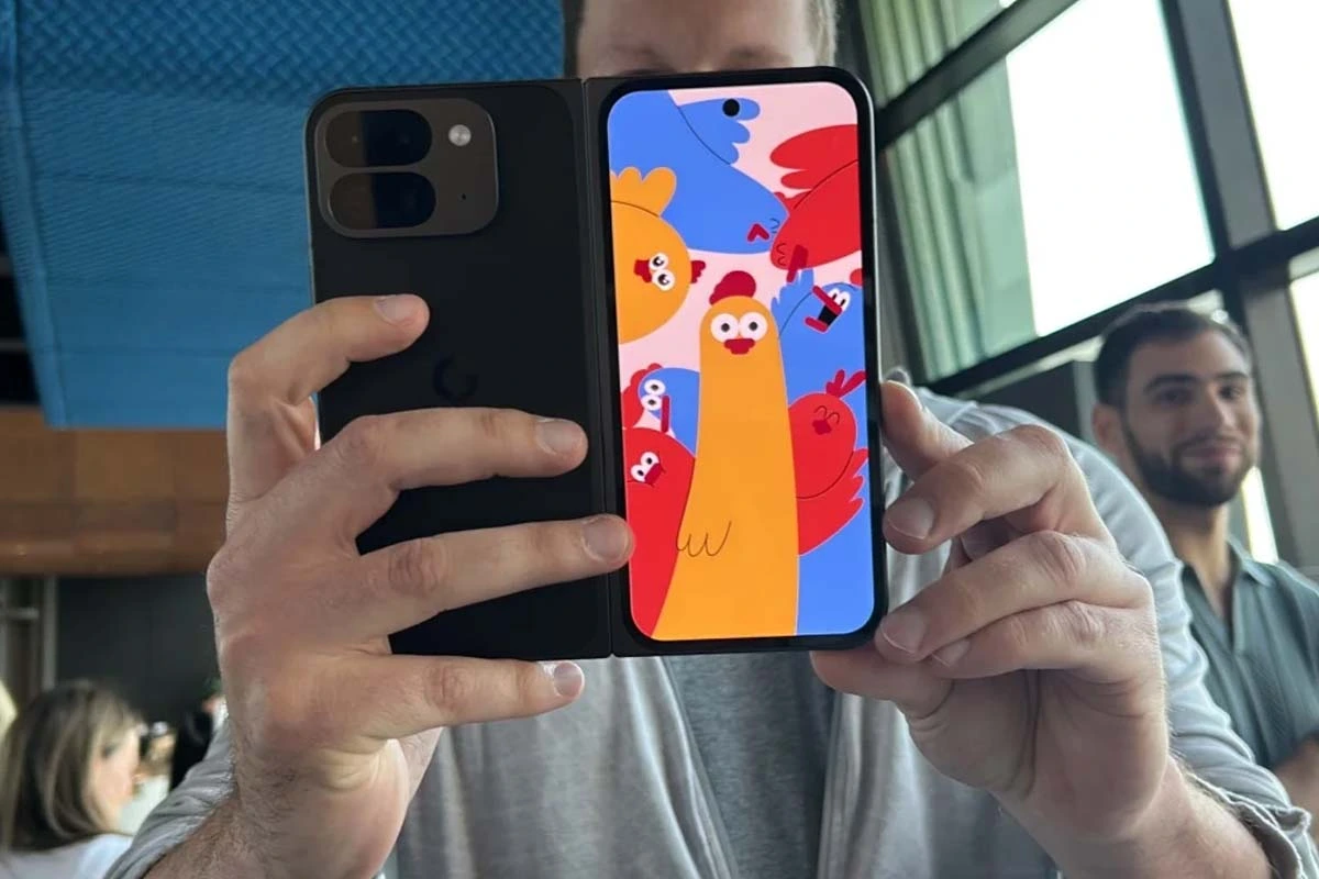 Google ofrece una herramienta similar llamada Made You Look en sus plegables Pixel